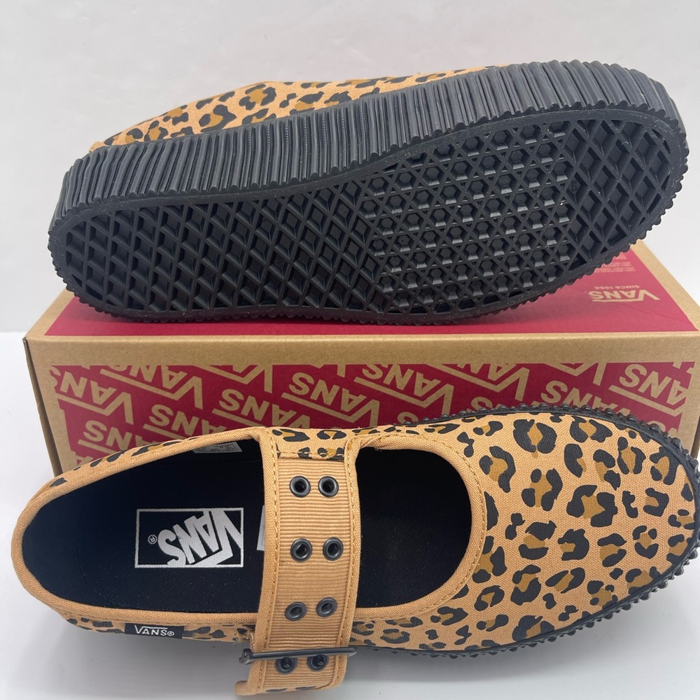 Vans WMNS Mary Jane Creeper
Grunge Core Leopard Platform Sneakers 
VN000D07LPR - Picture 3 of 16